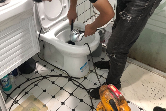 随州马桶堵塞自己疏通还是找师傅？专业上门服务让你省时更省心